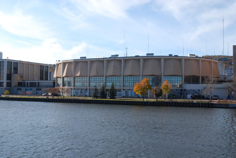 Image of the DECC in Duluth where volunteer will meet